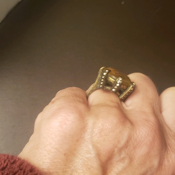 Lia Sophia ring - Picture 4 of 5